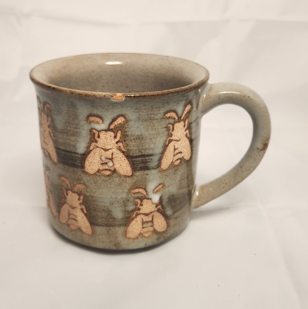 3 1/2" Handmade Boho Style Bee Coffee Mug - Picture 4 of 16